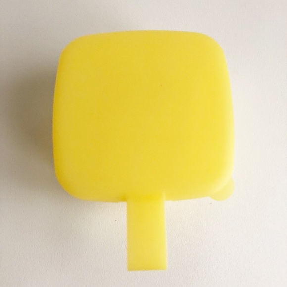 Tupperware Forget Me Knot Hanging Cheesep Keeper Container #5338 Yellow - Picture 5 of 11